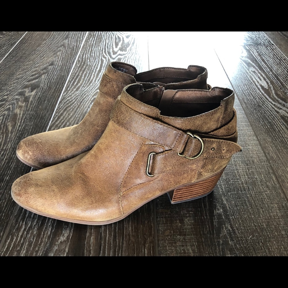 Clark’s leather ankle boots